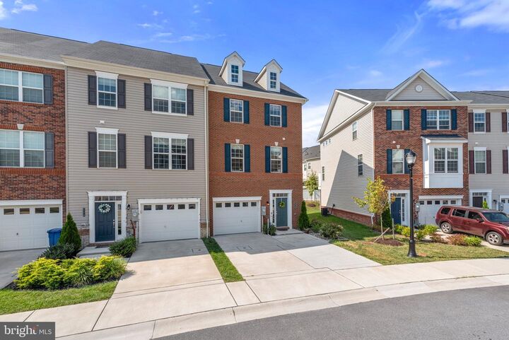 Property Photo: 7774 Dagny Way MD 21075