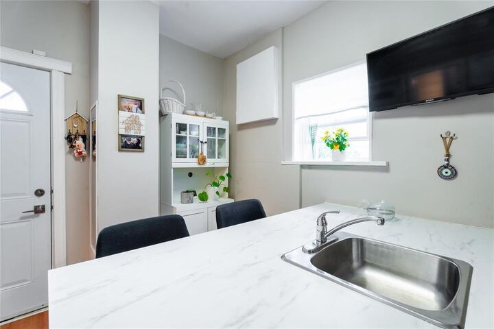 Property Photo:  181 Des Meurons Street  MB R2H 2M6 