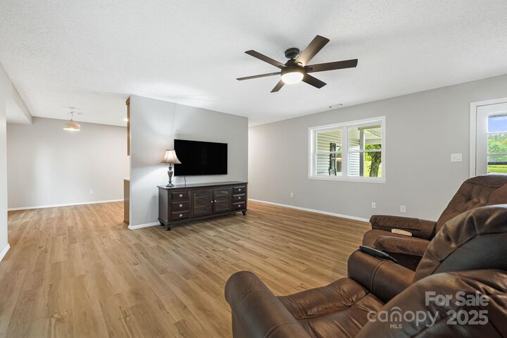 Property Photo: 1007 Dula Road NC 28777