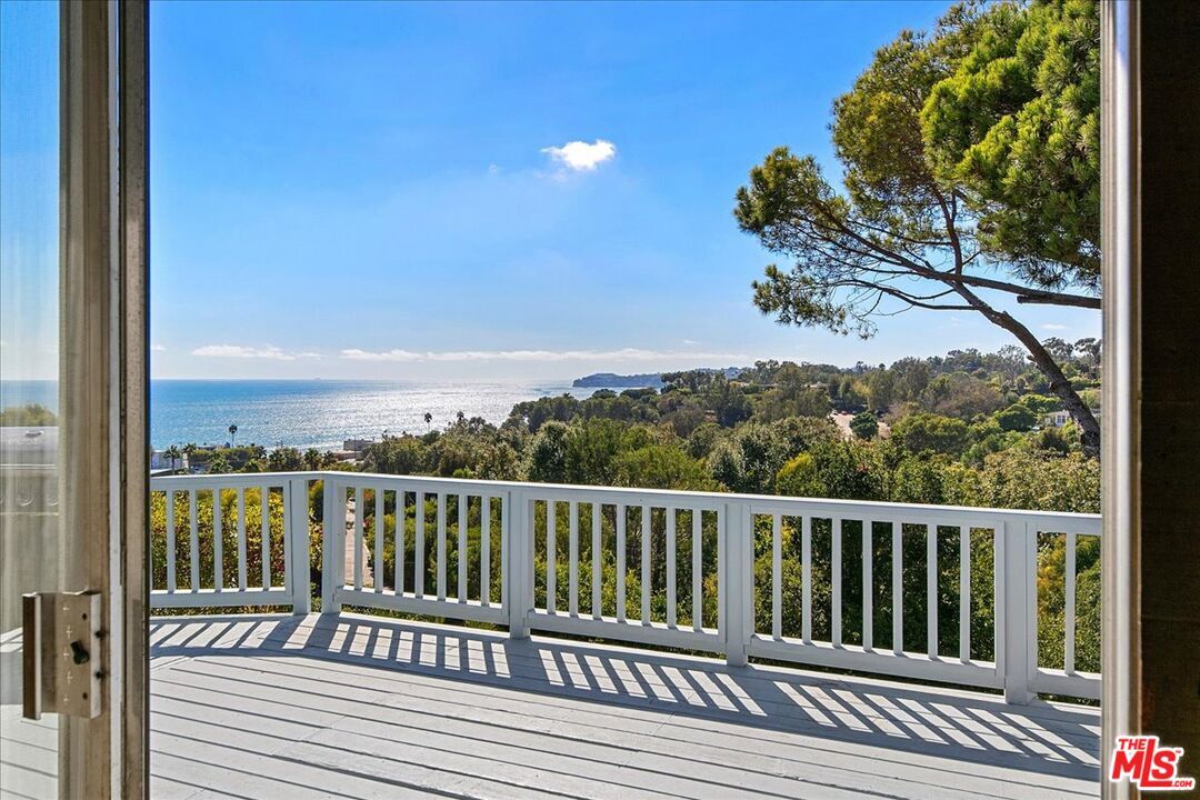 Property Photo: 27071 Sea Vista Dr CA 90265