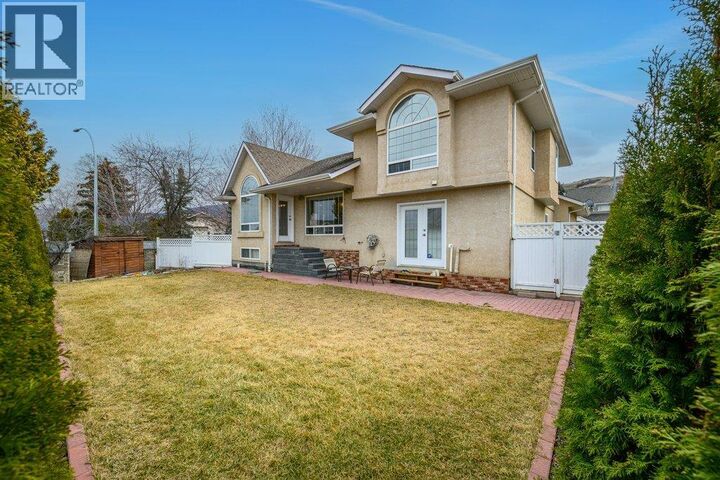 Property Photo: 974 Mt. Beaven Place BC V1B 2Y8