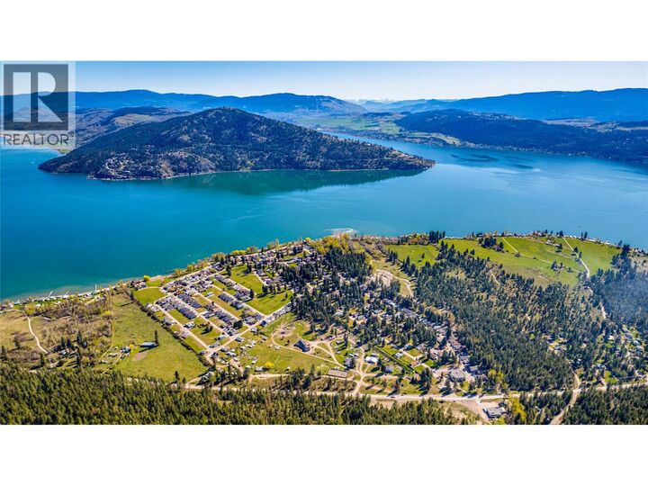 Property Photo: 415 Hummingbird Avenue BC V1H 2A1