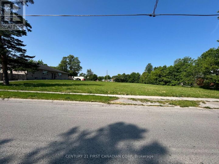 225 Greenwood Avenue  London South (South D) ON N7J 3G5 photo