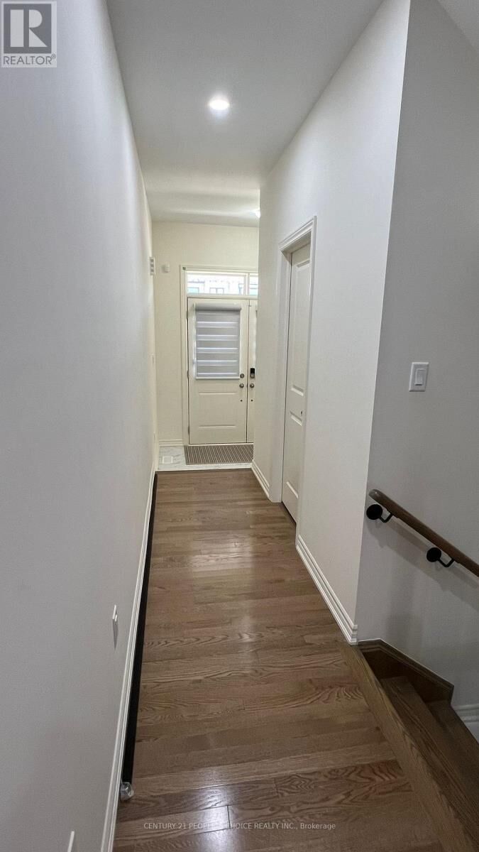 Property Photo:  2120 Coppermine Street  ON L1H 8L7 
