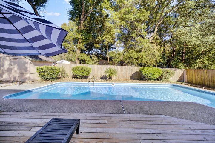 Property Photo: 1024 Juniper Avenue FL 32578