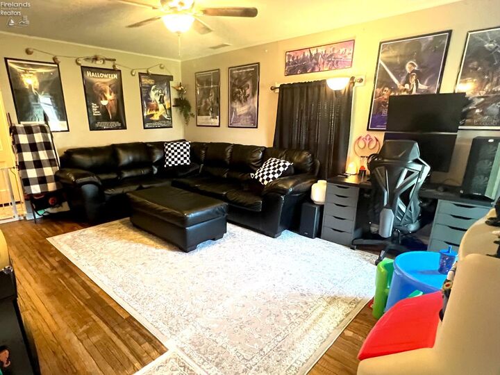 Property Photo:  906 Amsden Boulevard  OH 43420 