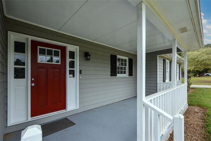 Property Photo: 2895 Fairview Road GA 30016