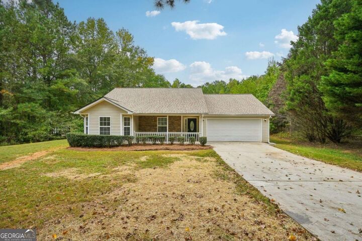 Property Photo: 105 Highgrove Drive GA 30016