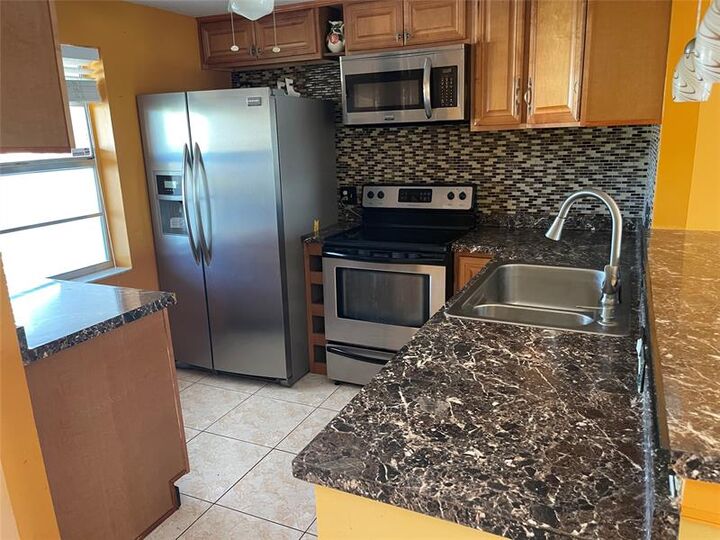 Property Photo: 1025 Country Club Dr 407 FL 33063