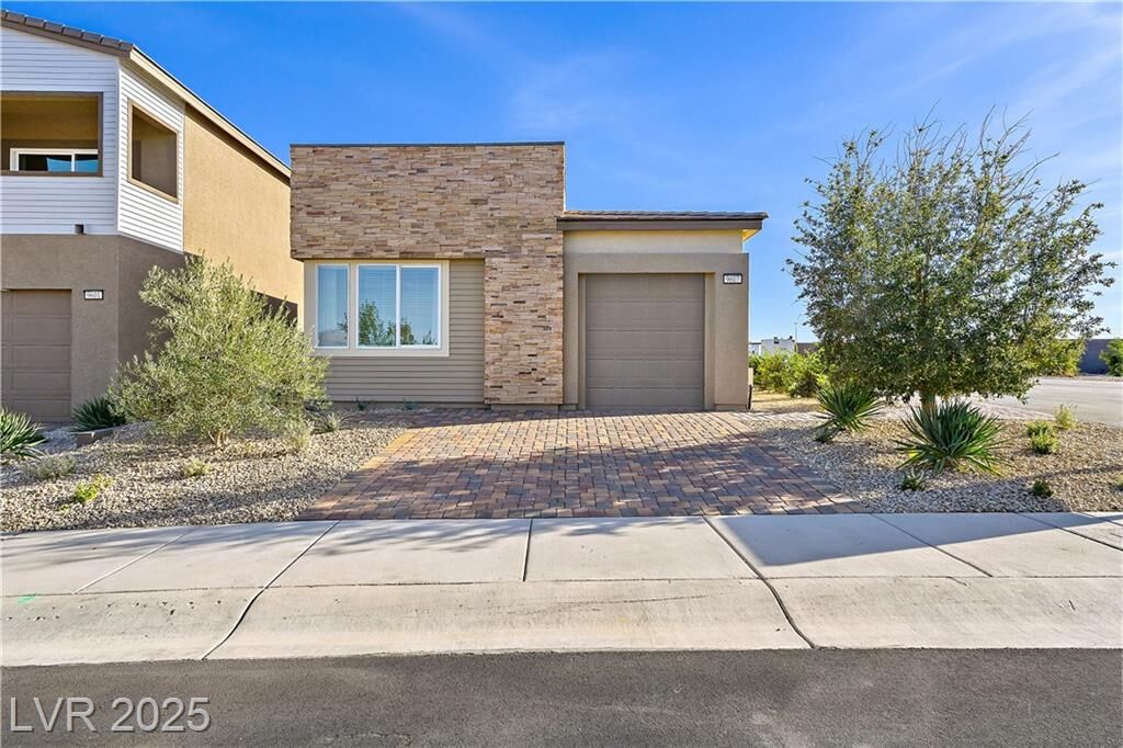 Property Photo: 9607 Peggy Publow Avenue NV 89143