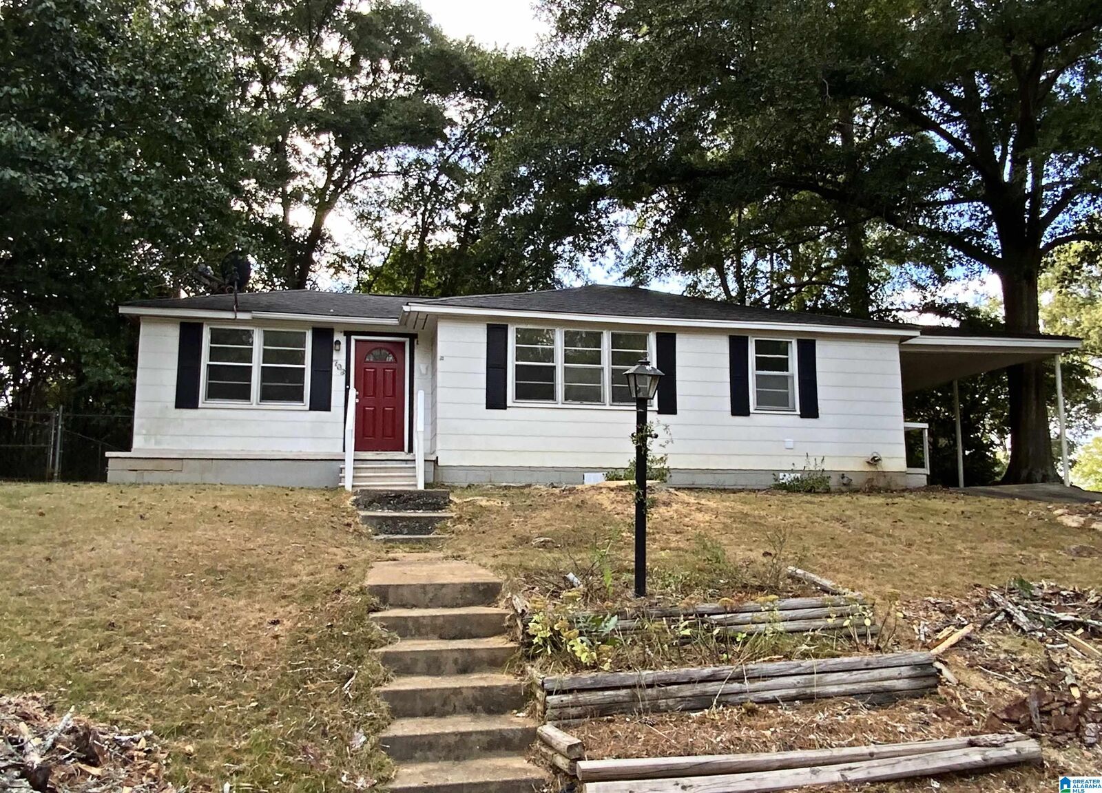 Property Photo: 709 Glenwood Road AL 35160