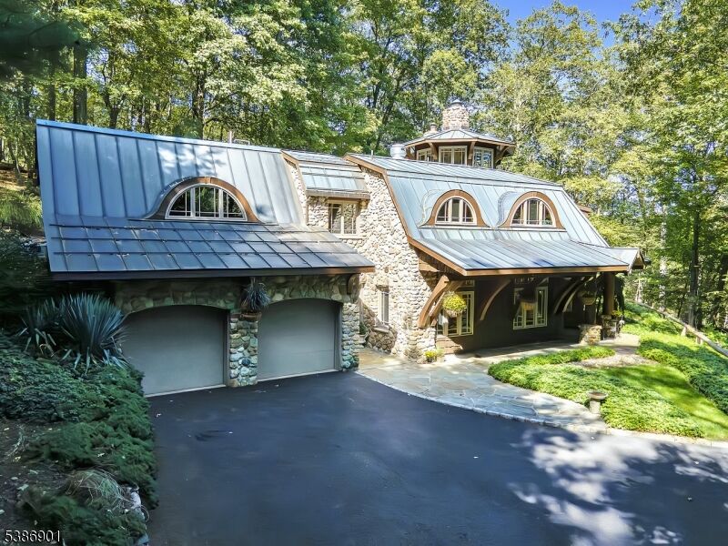 Property Photo:  2 Bickford Dr  NJ 07960 