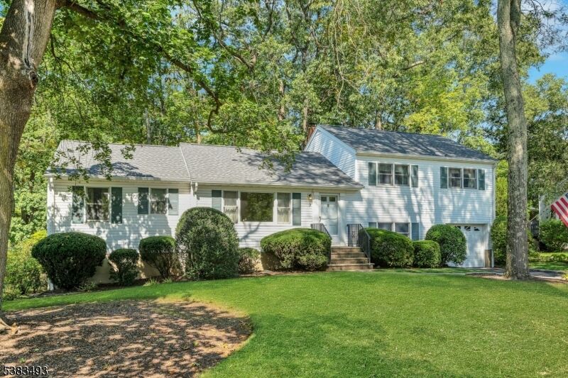 Property Photo:  9 Green Knolls Rd  NJ 07960 