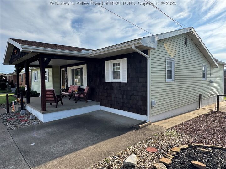 Property Photo: 812 Adams Avenue WV 26164