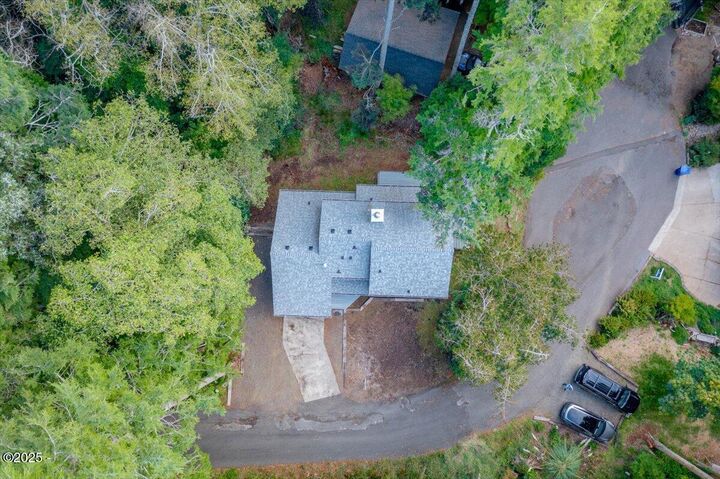 Property Photo: 2010 NE Devils Ridge Road OR 97367