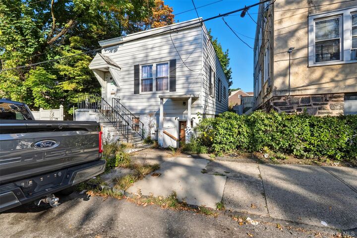 Property Photo:  6 Horatio Street  NY 10710 