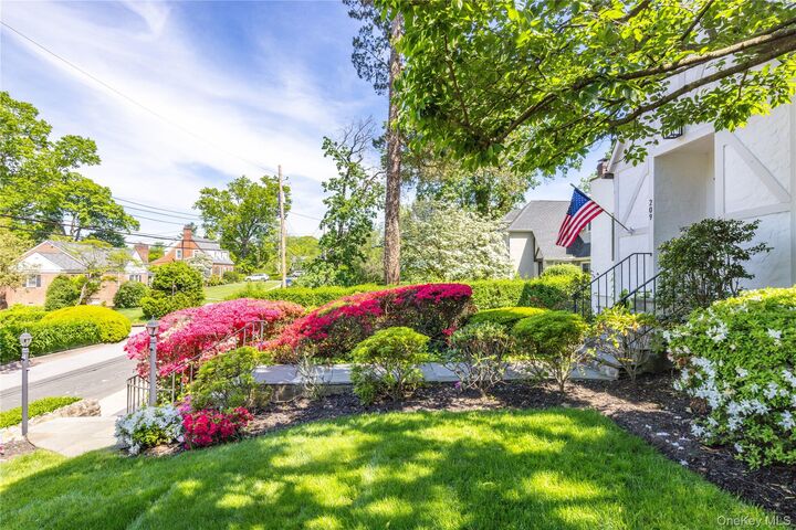 Property Photo:  209 Pondfield Road W  NY 10708 