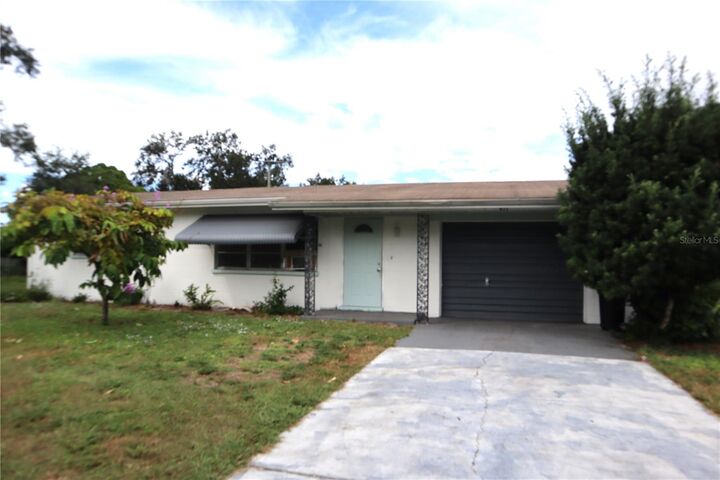 Property Photo: 411 31st Avenue E FL 34208