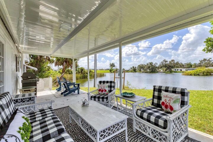 Property Photo:  1432 41st Avenue E  FL 34222 