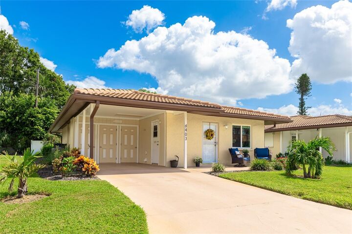 Property Photo: 6403 Auburn Avenue FL 34207