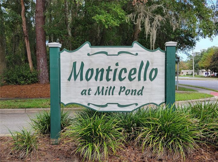 Property Photo:  415 NW 50th Boulevard 415  FL 32607 