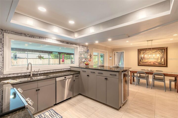 Property Photo:  410 Ipswich Street  FL 32701