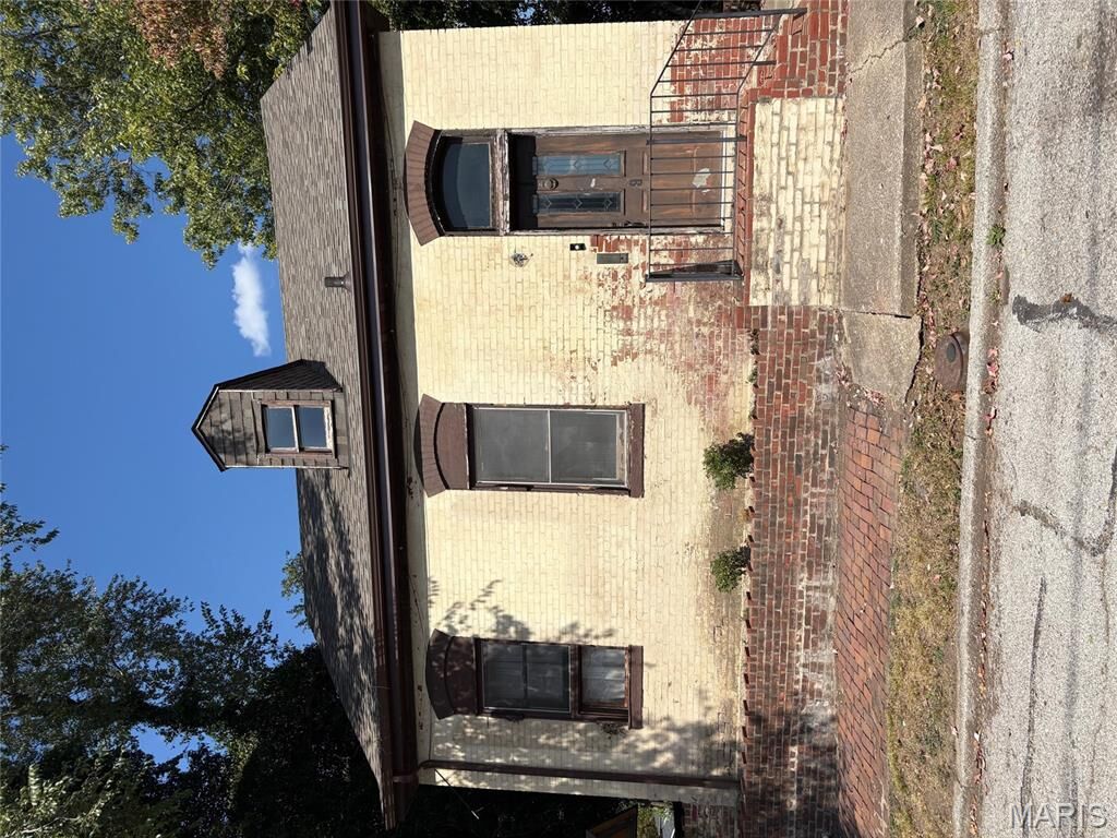 Property Photo:  9 W E Street  IL 62220