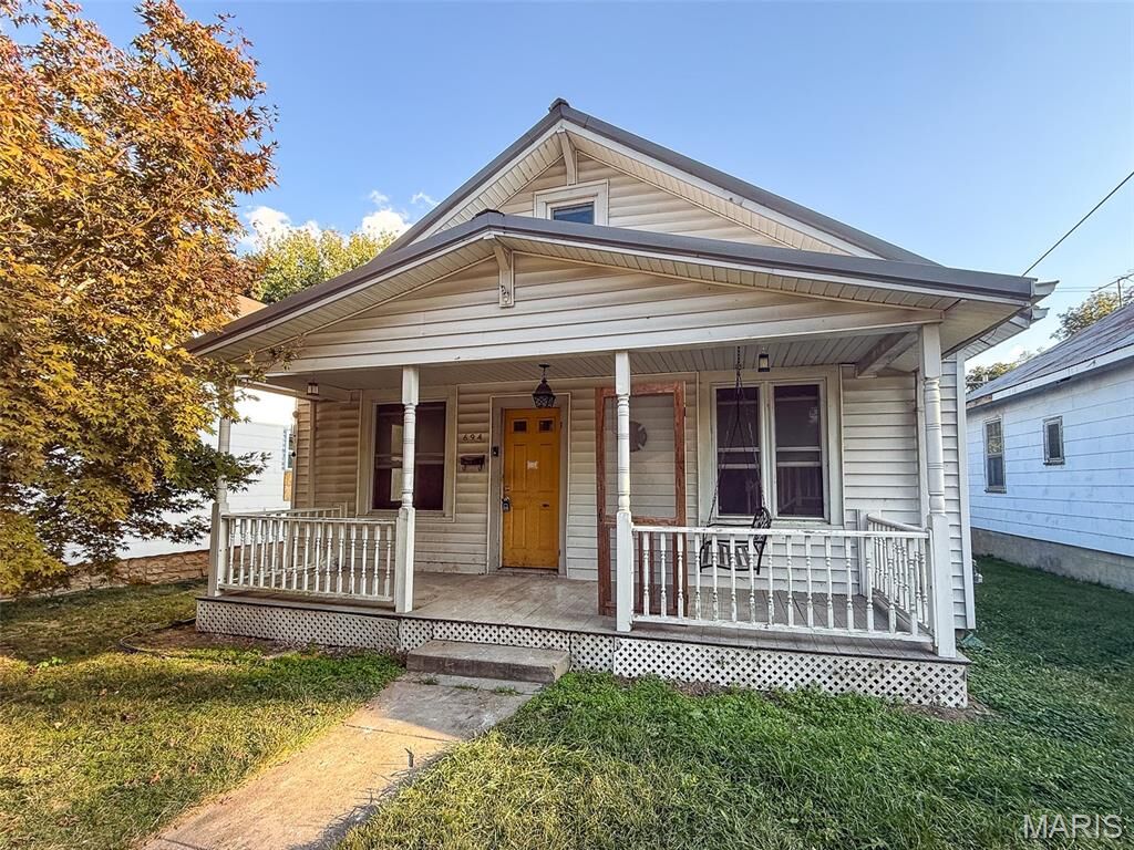 Property Photo: 694 Market Street MO 63670