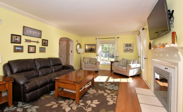 Property Photo:  117 N 86th St  WI 53226