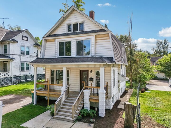 Property Photo:  608 Whitley Avenue  IL 60433 