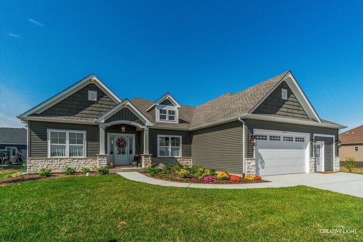 Property Photo: 770 Dartmouth Lane IL 60543