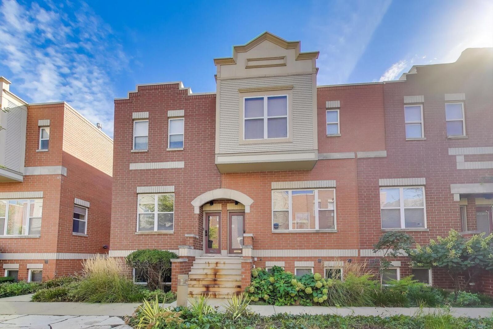 Property Photo:  3645 W Cornelia Avenue A  IL 60618 