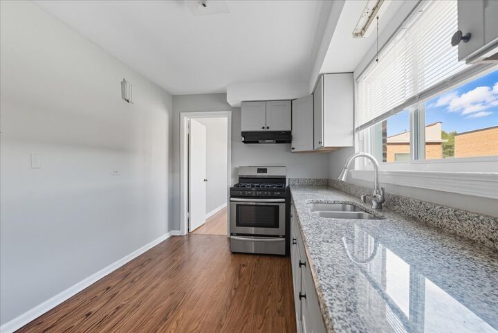 Property Photo:  3302 N Harlem Avenue 4  IL 60634 