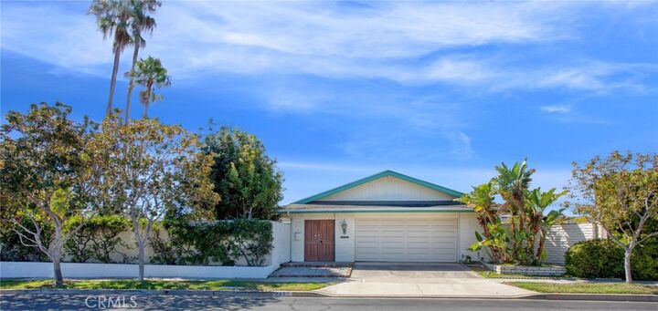 Property Photo: 2807 Ebbtide CA 92625