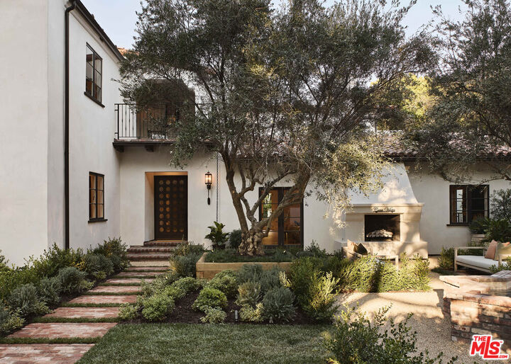 Property Photo:  624 N Arden Drive  CA 90210 