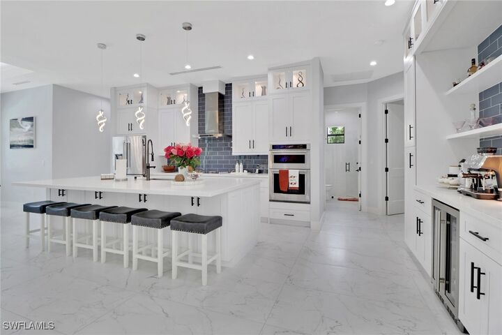 Property Photo:  2419 6th Avenue SE  FL 34117 