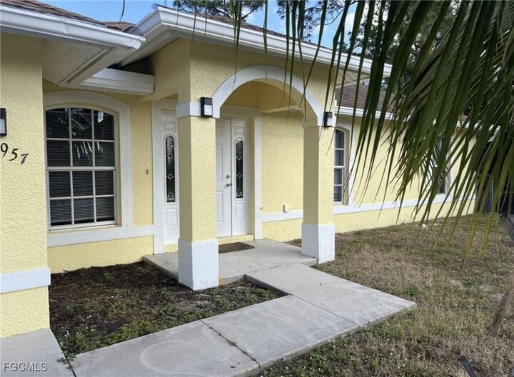 Property Photo: 957 Milwaukee Boulevard FL 33974