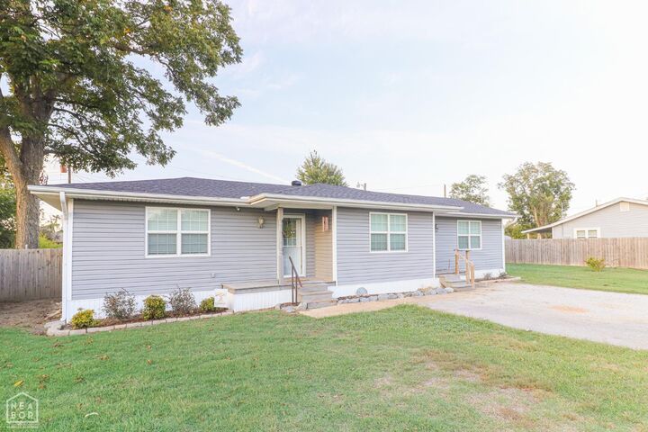 Property Photo: 425 E Speedway Street AR 72472
