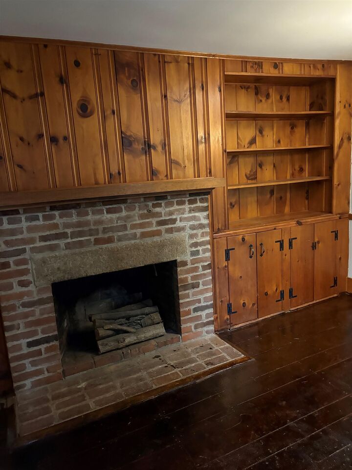 Property Photo:  50 Elm Street  NH 03055 