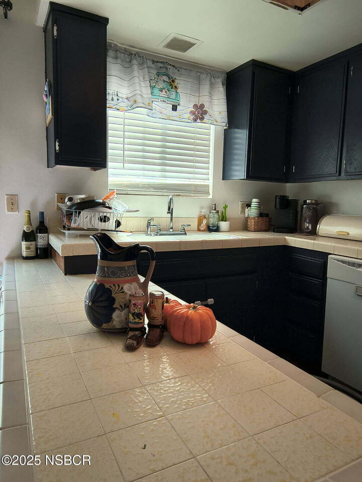 Property Photo:  413 E Park Avenue C3  CA 93454 