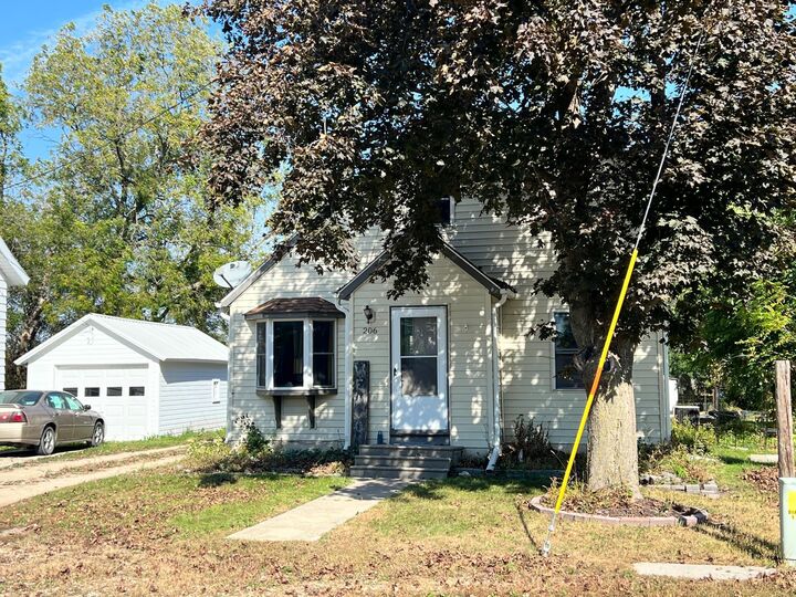 Property Photo: 206 McKinley Street MN 56007