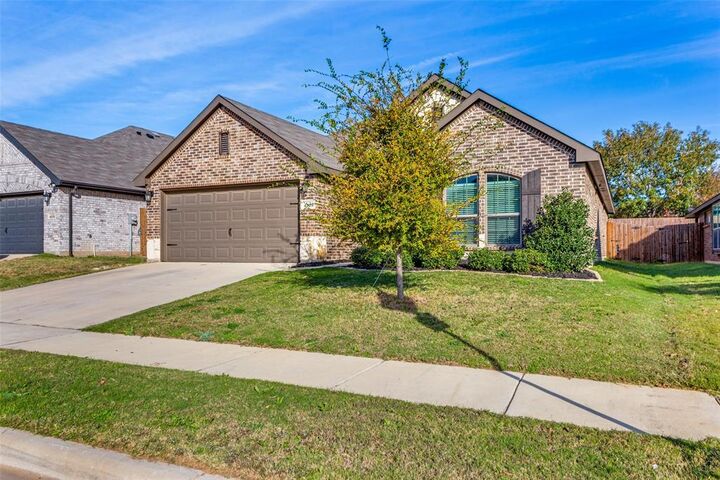 Property Photo: 4228 Ambergate Drive TX 76036