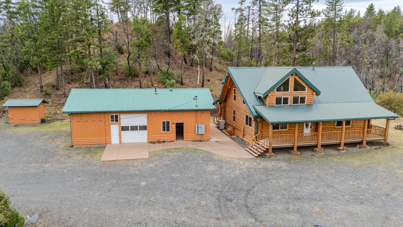 Property Photo: 4015 Indian Creek Road OR 97539