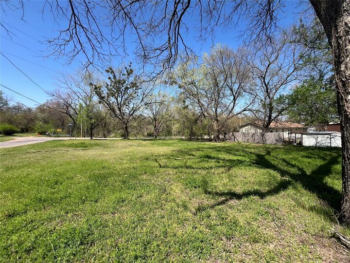Property Photo:  335 S Dixon Avenue  OK 74801 