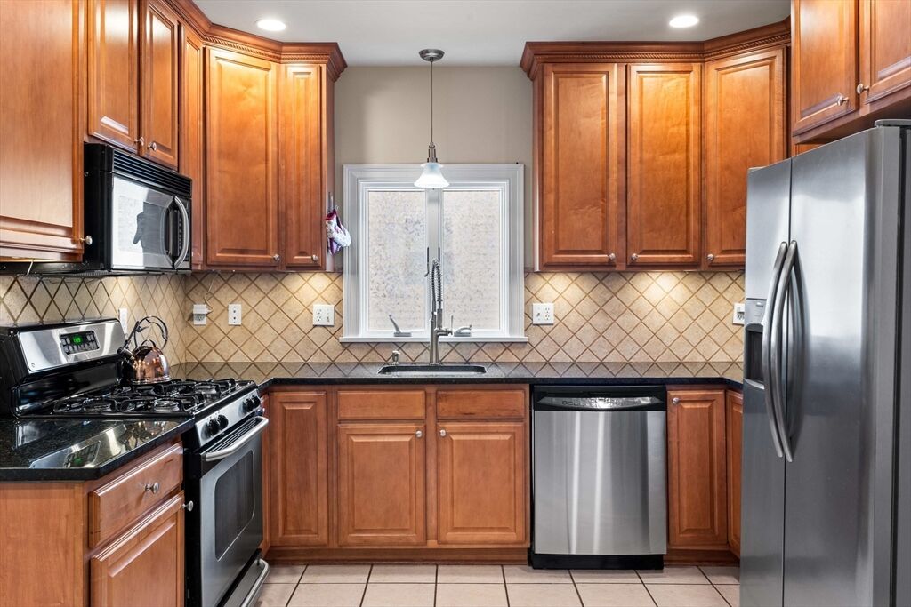 Property Photo:  15 Banks St 4  MA 02451 