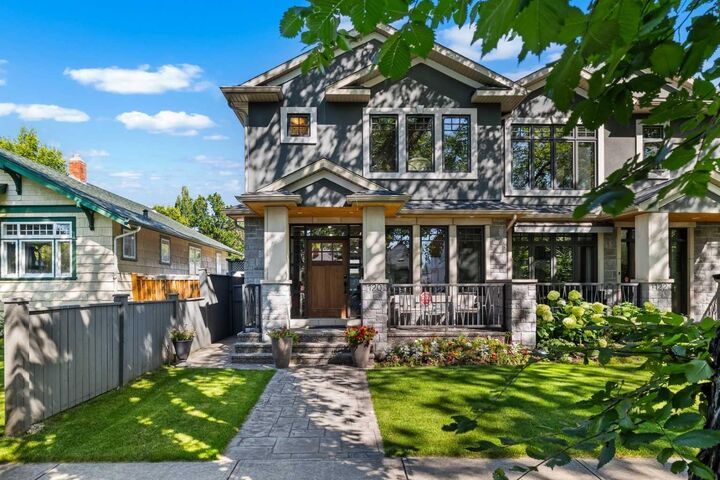 120 7 Avenue NE  Calgary AB T2E 0M5 photo