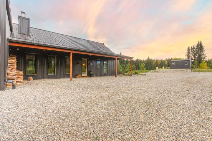 Property Photo:  29327 Range Road 52 11  AB T4C 1A8 