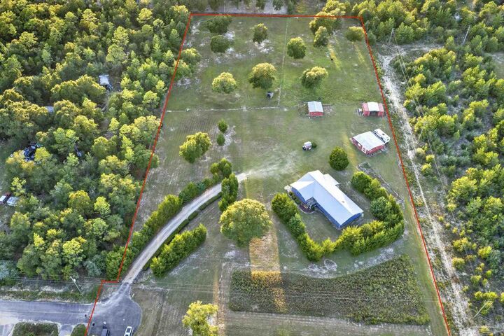 585 Huckaba Rd  Defuniak Springs FL 32435 photo