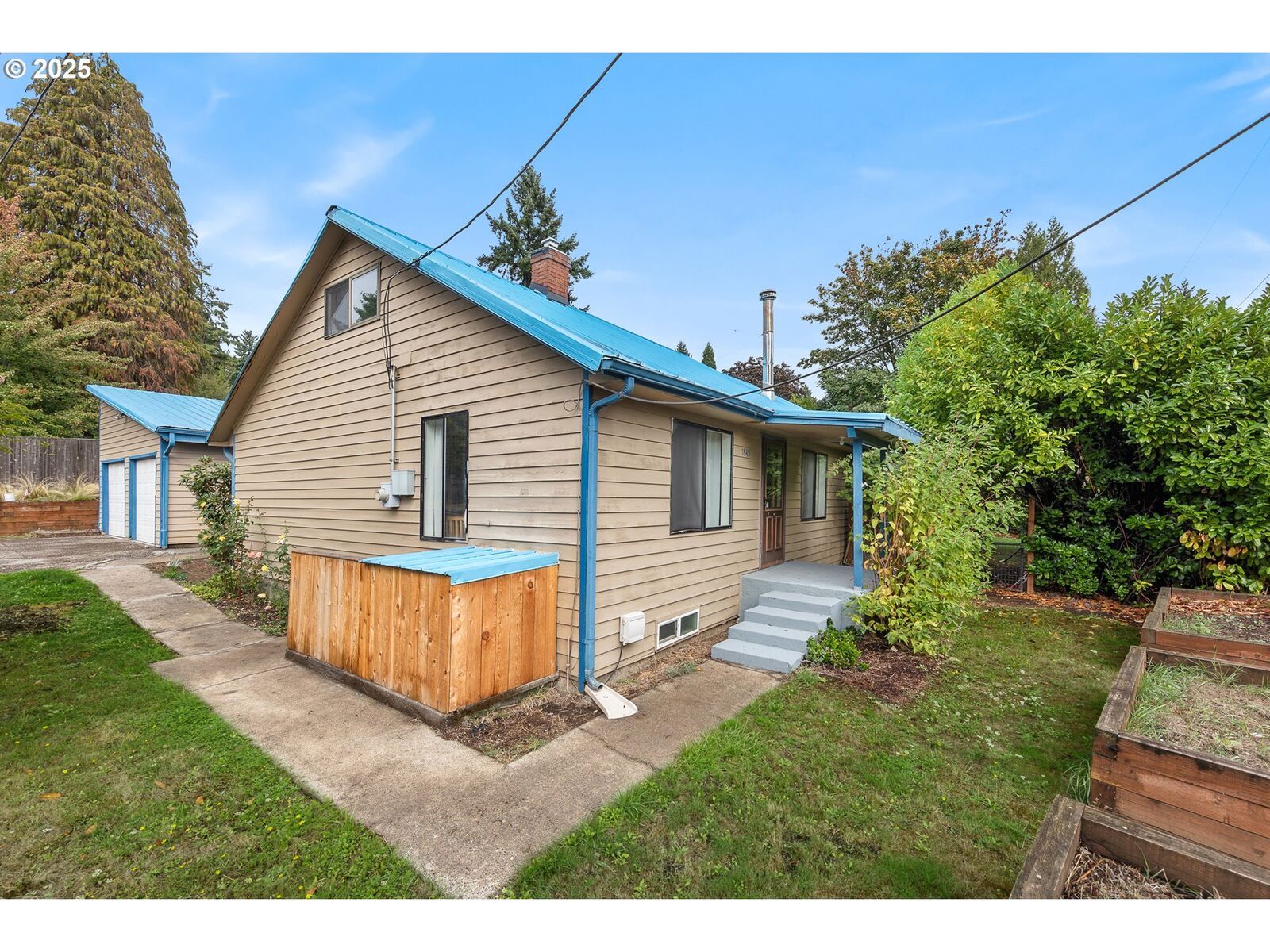 Property Photo:  1845 SW Taylors Ferry Rd  OR 97219 