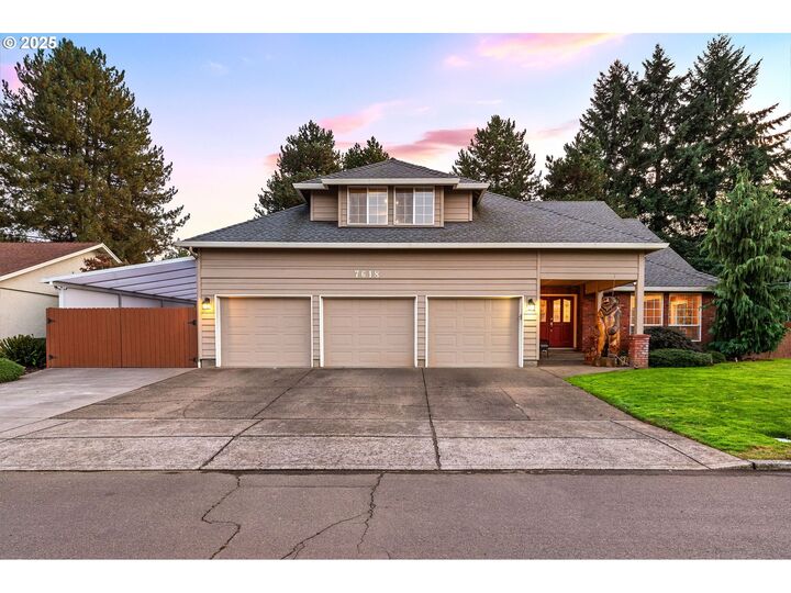Property Photo: 7618 NE Meadows Dr WA 98662